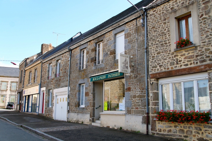 Autour de l'église. - Oisseau