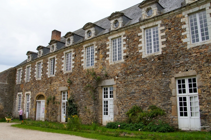 Bâtiment des Pères de l'abbaye de Clermont. - Olivet