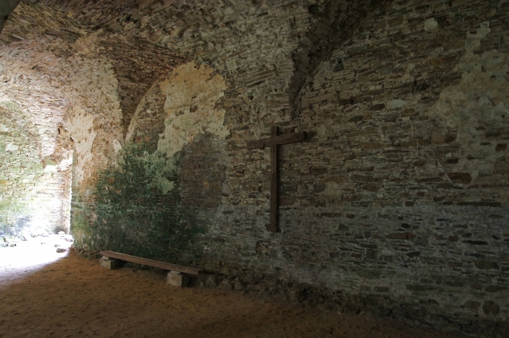 Réfectoire des Convers. Abbaye de Clermont. - Olivet