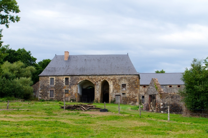 La porterie. Abbaye de Clermont. - Olivet