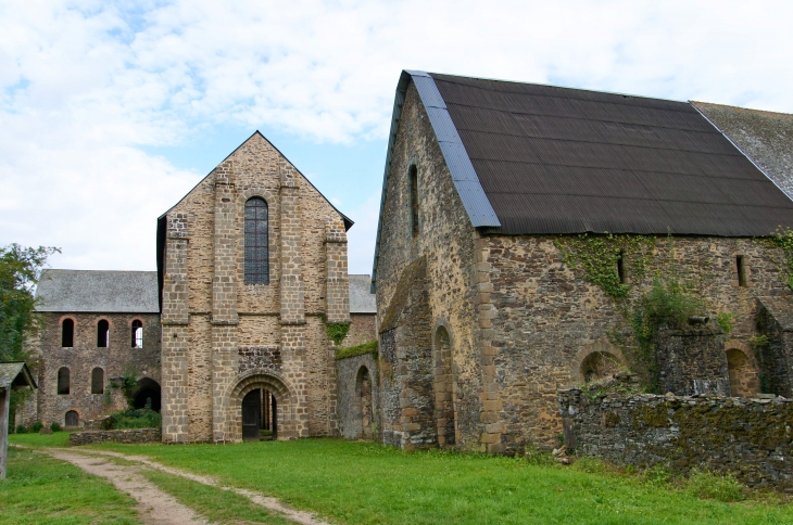 Abbaye de Clermont : L'église abbatiale et le Cellier. - Olivet