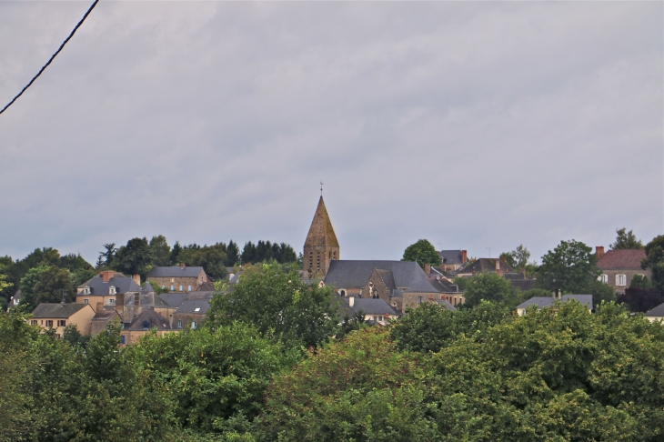 Vue sur le village - Parné-sur-Roc