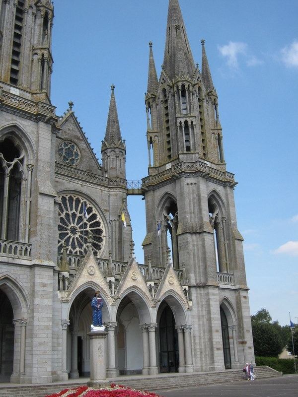 Vue Eglise - Pontmain