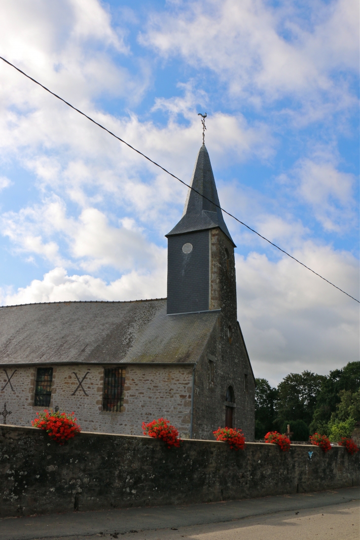 L'église Saint Pierre du XVIIème siècle - Rennes-en-Grenouilles