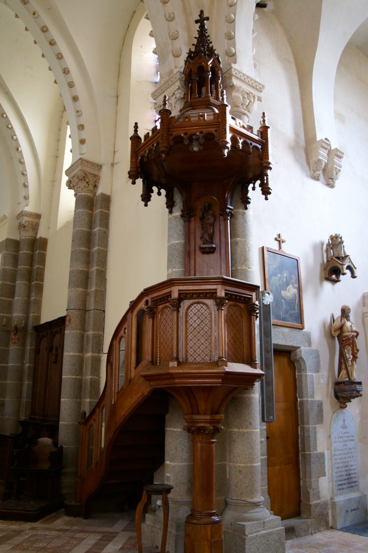 Eglise Saint Hippolyte : La Chaire à Prêcher. - Sacé