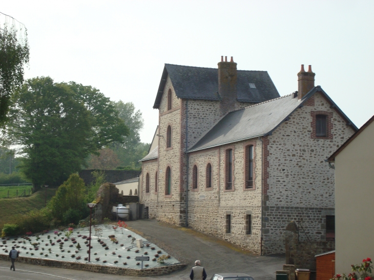 Ecole  - Saint-Fraimbault-de-Prières