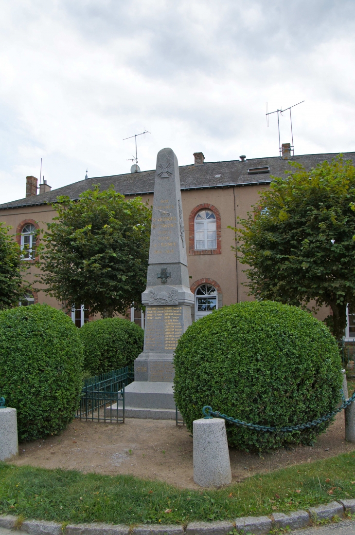 Le Monument aux Morts - Saint-Georges-Buttavent