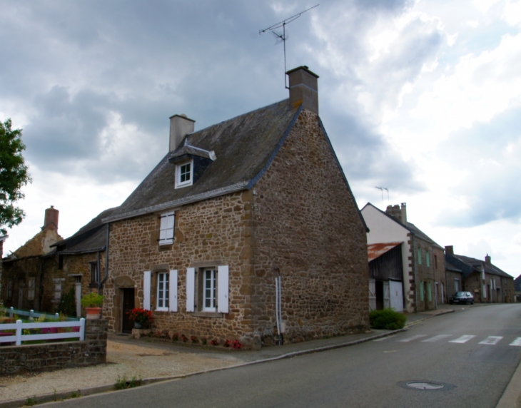 Le village. - Saint-Georges-Buttavent