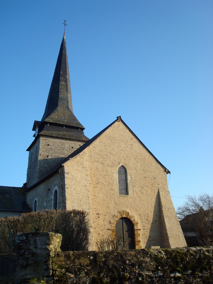 Eglise Saint-Laurent.(à partir du XVè siècle) Schiste et calcaire coquillier) - Saint-Laurent-des-Mortiers