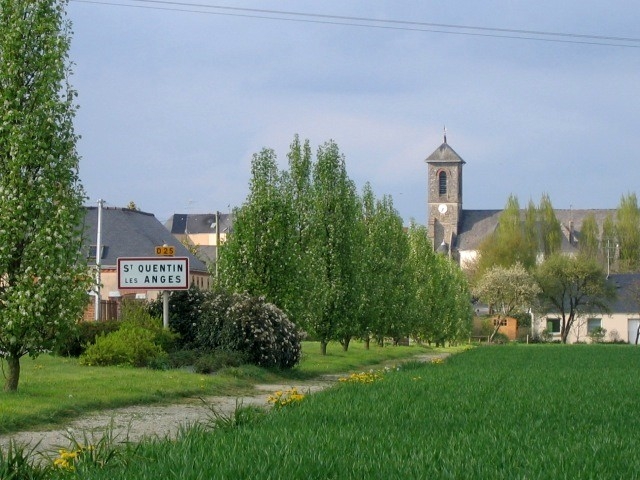 Arrivée a SAINT QUENTIN par la route de SEGRE  - Saint-Quentin-les-Anges