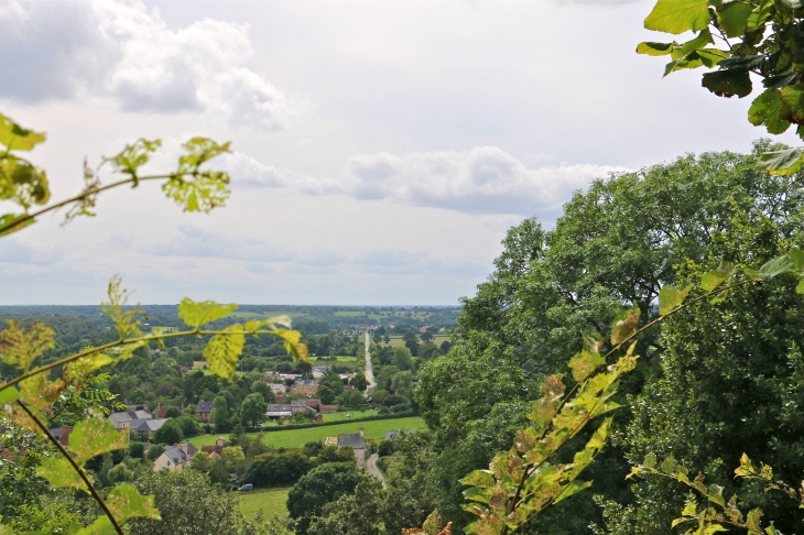 Vue de la promenade de la poterne - Sainte-Suzanne