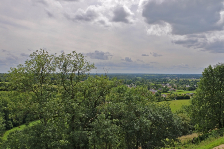 Vue du château - Sainte-Suzanne