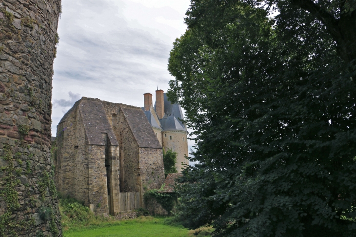 Le château - Sainte-Suzanne