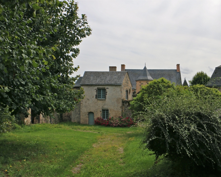 Maison du village. - Sainte-Suzanne