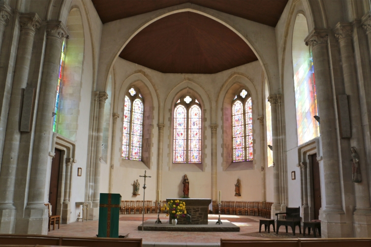 Le choeur de l'église sainte Suzanne - Sainte-Suzanne