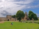 Photo suivante de Sainte-Suzanne Dans la cour du château