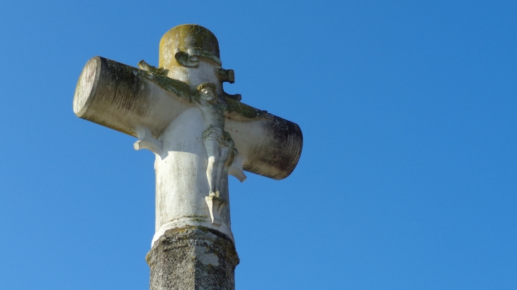 Croix du cimétière - Saulges