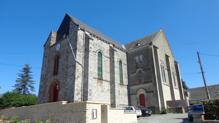 Eglise Saint-Pierre (XIXè siècle). La construction est restée inchevée. - Voutré