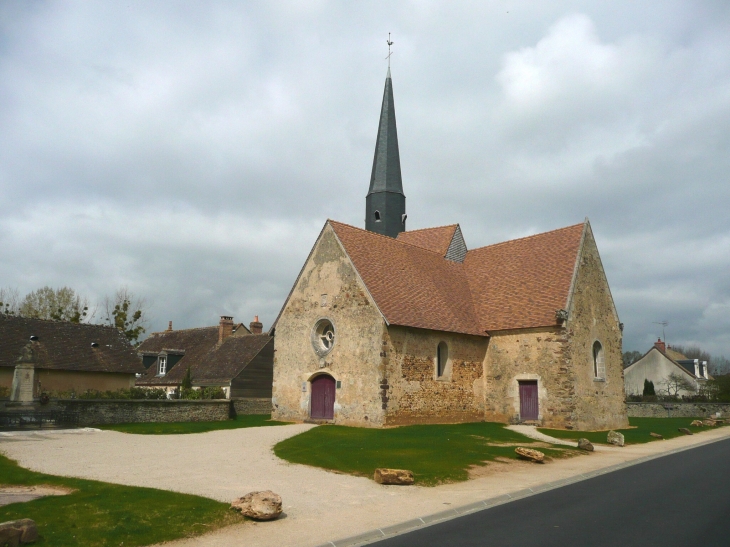 Eglise d'Aulaines - monument historique - Avenue de la forêt - Bonnétable