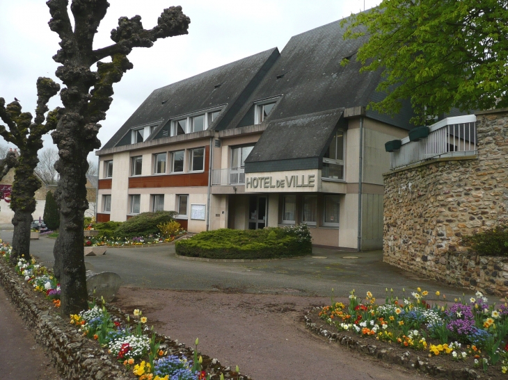 Hotel de Ville rue du Maréchal Leclerc - Bonnétable