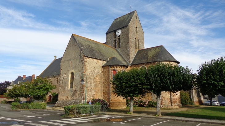 Eglise romane Saint Pierre et Saint Paul - Brûlon