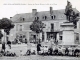 Photo précédente de Cérans-Foulletourte Statue de Pierre Belon et côté de la place, vers 1919 (carte postale ancienne).