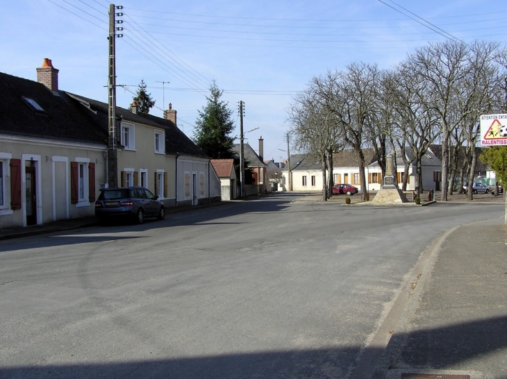 Monument aux morts - Challes