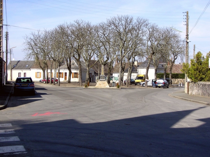 Place de la Mairie - Challes