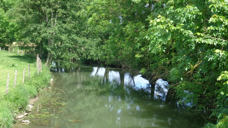 Vue sur la Vègre - Épineu-le-Chevreuil