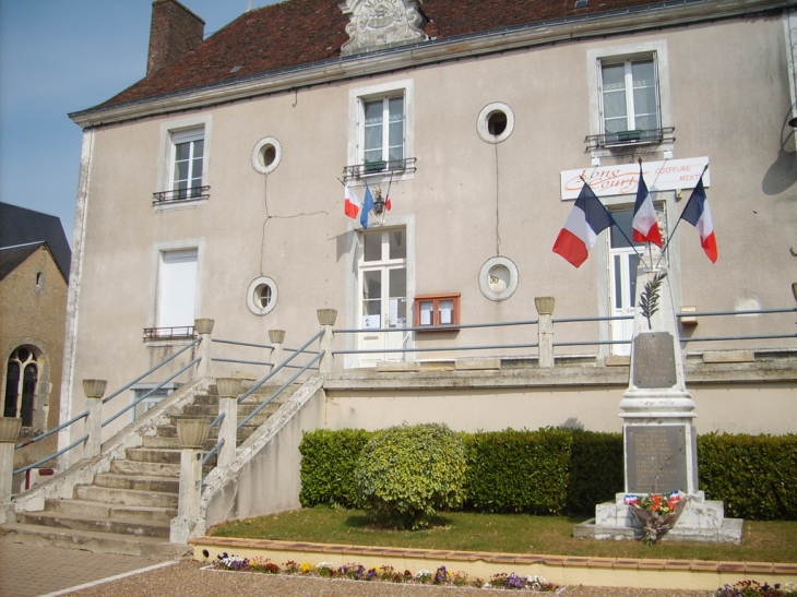 La Mairie photo GB - Évaillé