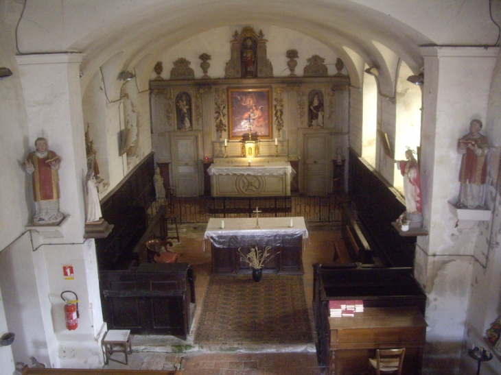 Le choeur de l'église. - La Chapelle-Saint-Fray