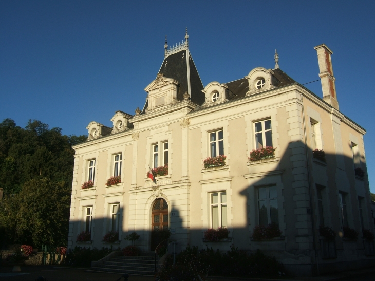 Mairie  - La Chartre-sur-le-Loir