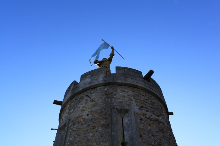  la tour Jeanne d'Arc - La Chartre-sur-le-Loir