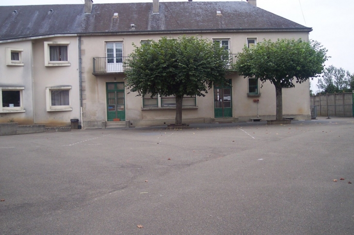 Ecole primaire Moulins Le Carbonnel - Moulins-le-Carbonnel