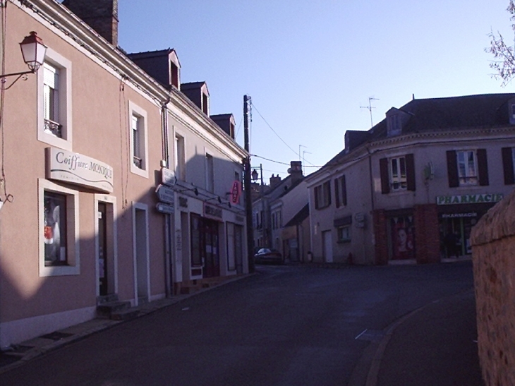 Place de l'église - Parigné-l'Évêque