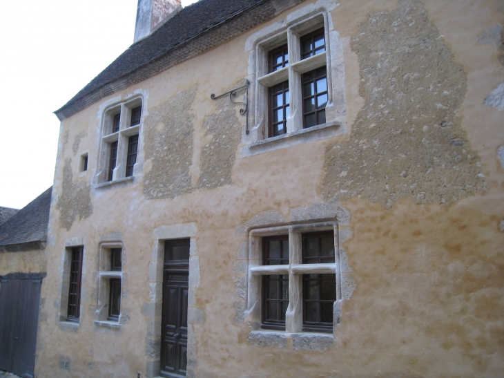 Maison de bourg récemment restaurée - Saint-Ulphace