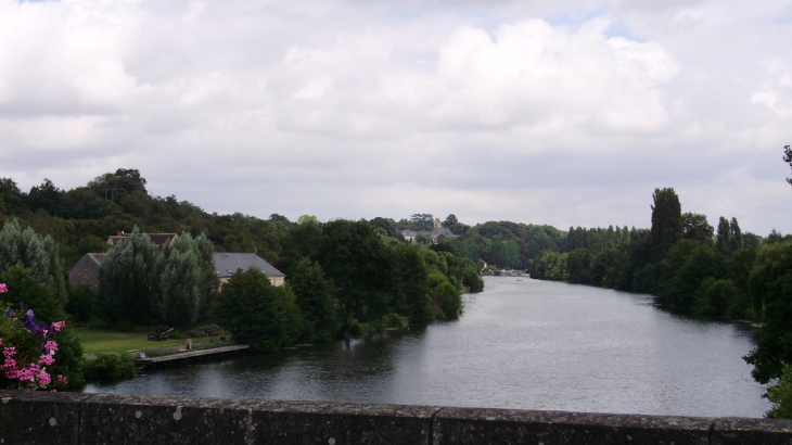 Vue du pont - Solesmes