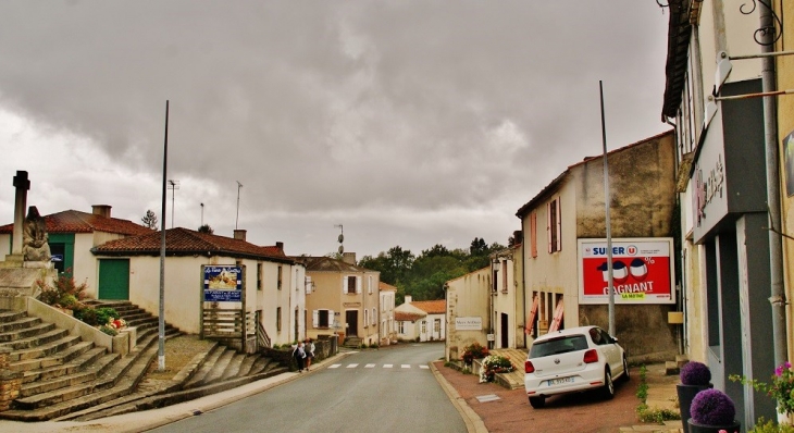 Le Village - Beaulieu-sous-la-Roche