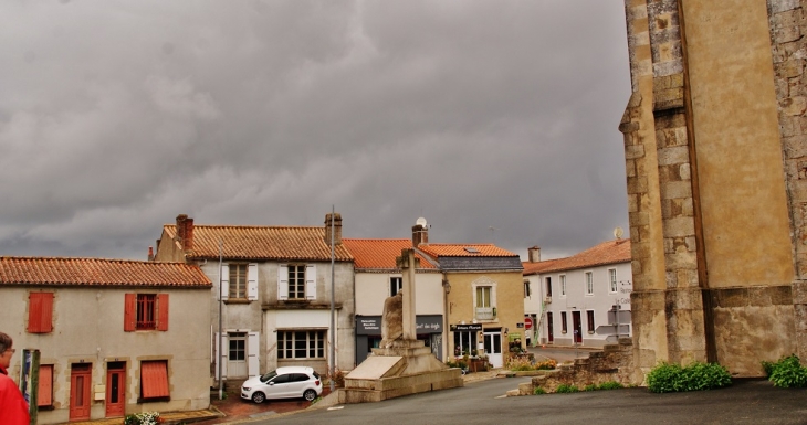 Le Village - Beaulieu-sous-la-Roche