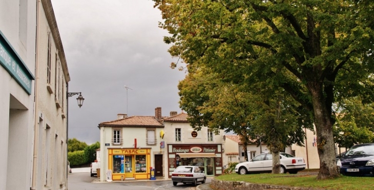 Le Village - Beaulieu-sous-la-Roche