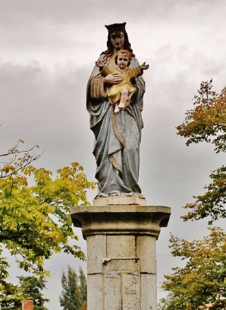 Statue - Beaulieu-sous-la-Roche