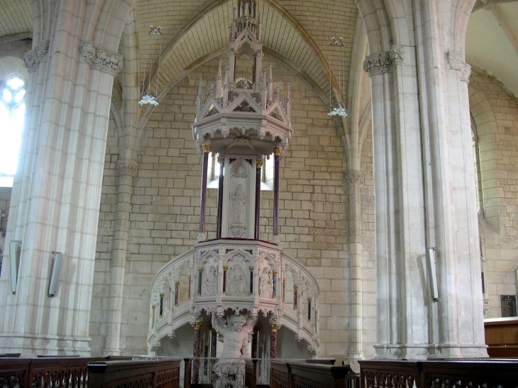 La chaire de l'Eglise - Benet