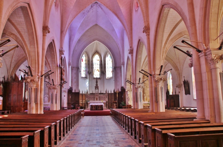   .église Sainte Marie-Madeleine - Chaillé-les-Marais