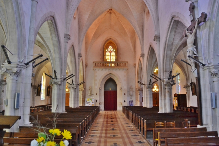   .église Sainte Marie-Madeleine - Chaillé-les-Marais