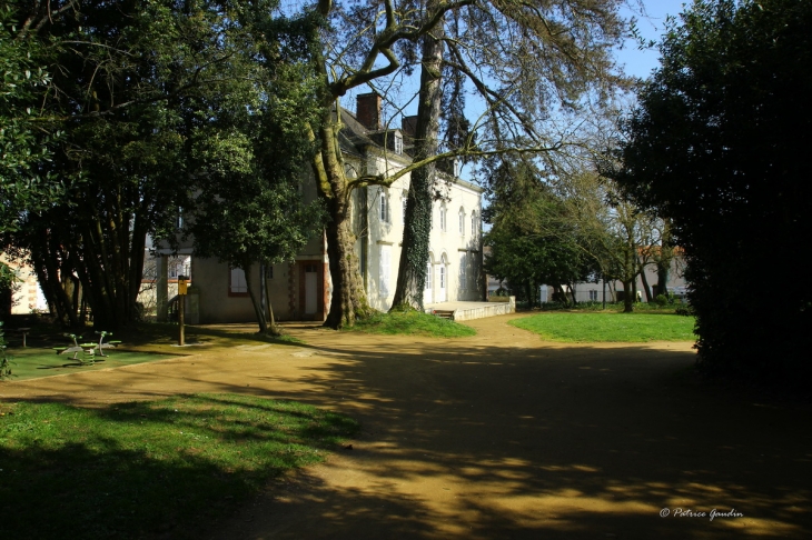 Bibliothèque, parc Clémenceau - Chantonnay