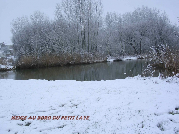 Neige vue du pont à Curzon