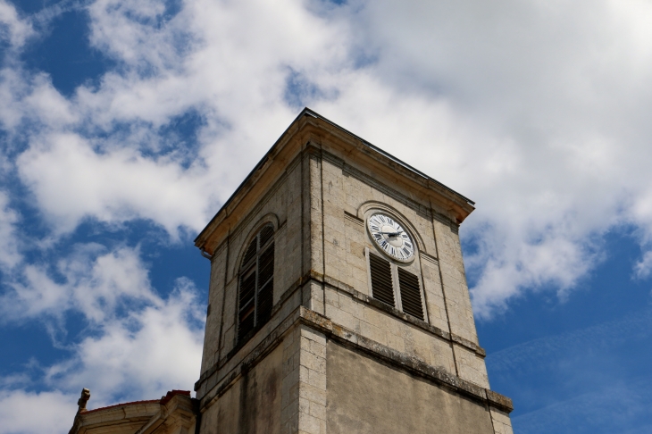 Clocher de l'église Saint Pierre. - Doix