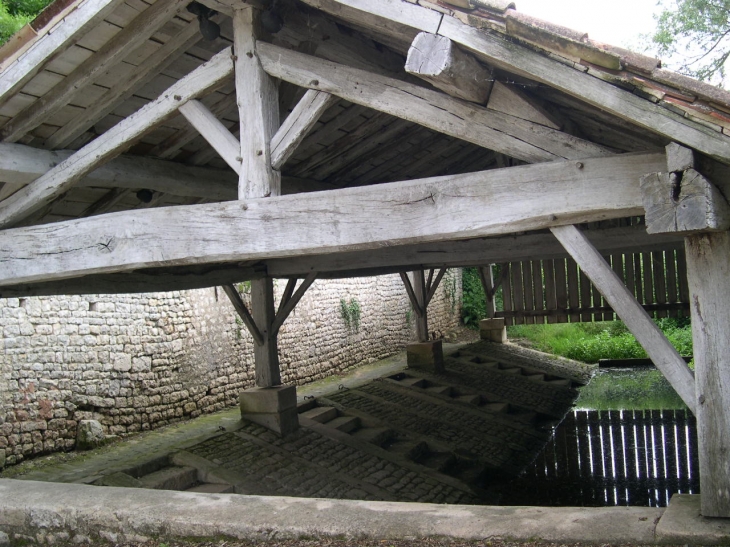 Le lavoir - Fontaines