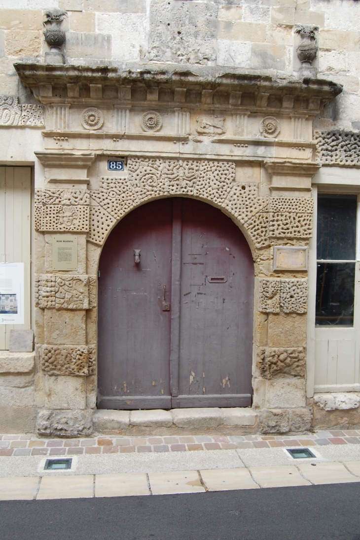 Belle porte d'entrée de maison  - Fontenay-le-Comte