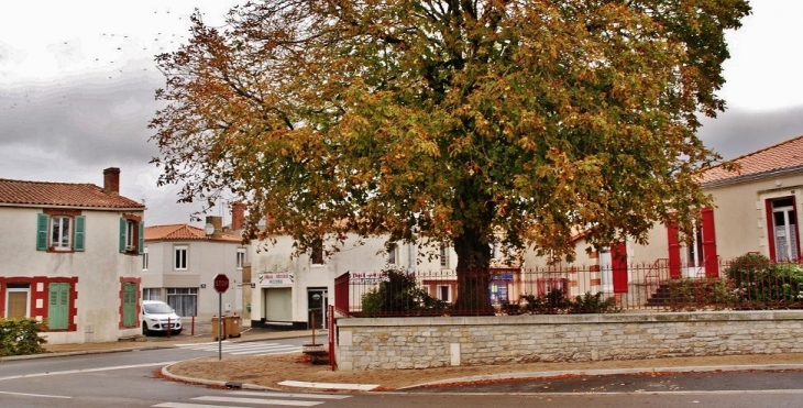 Le Village - Grosbreuil